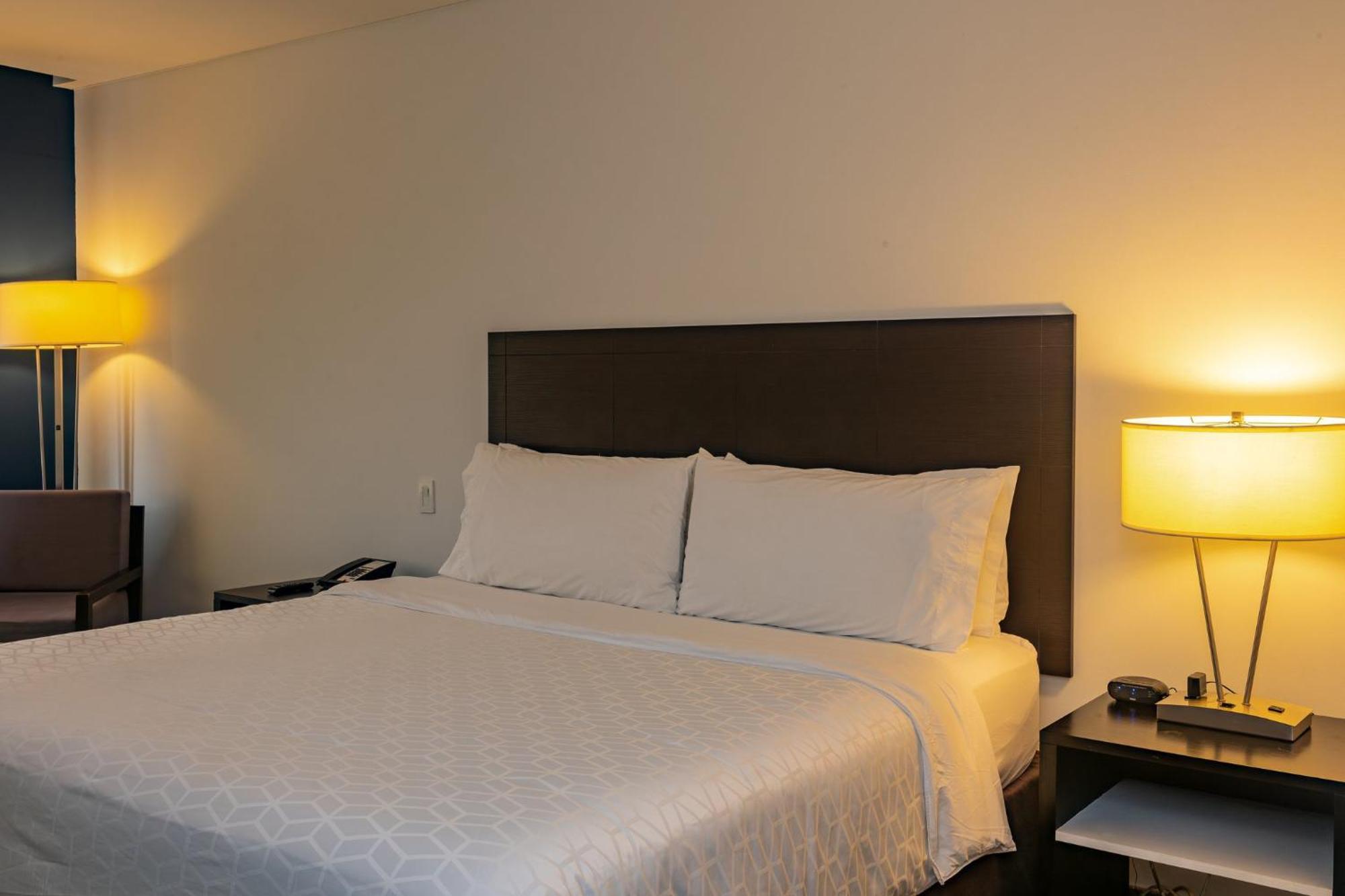 Holiday Inn Express Managua By Ihg Buitenkant foto